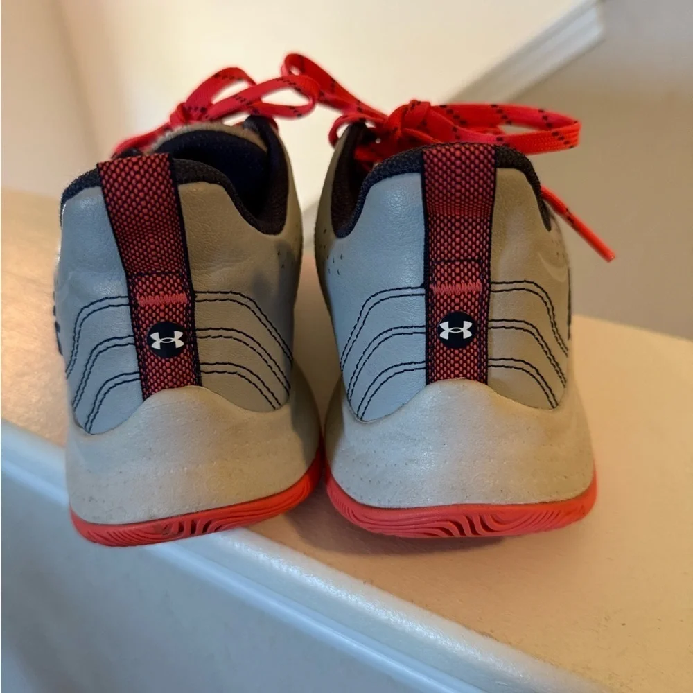 Under Armour Curry GS 3Z6 Big Kids Size 4.5